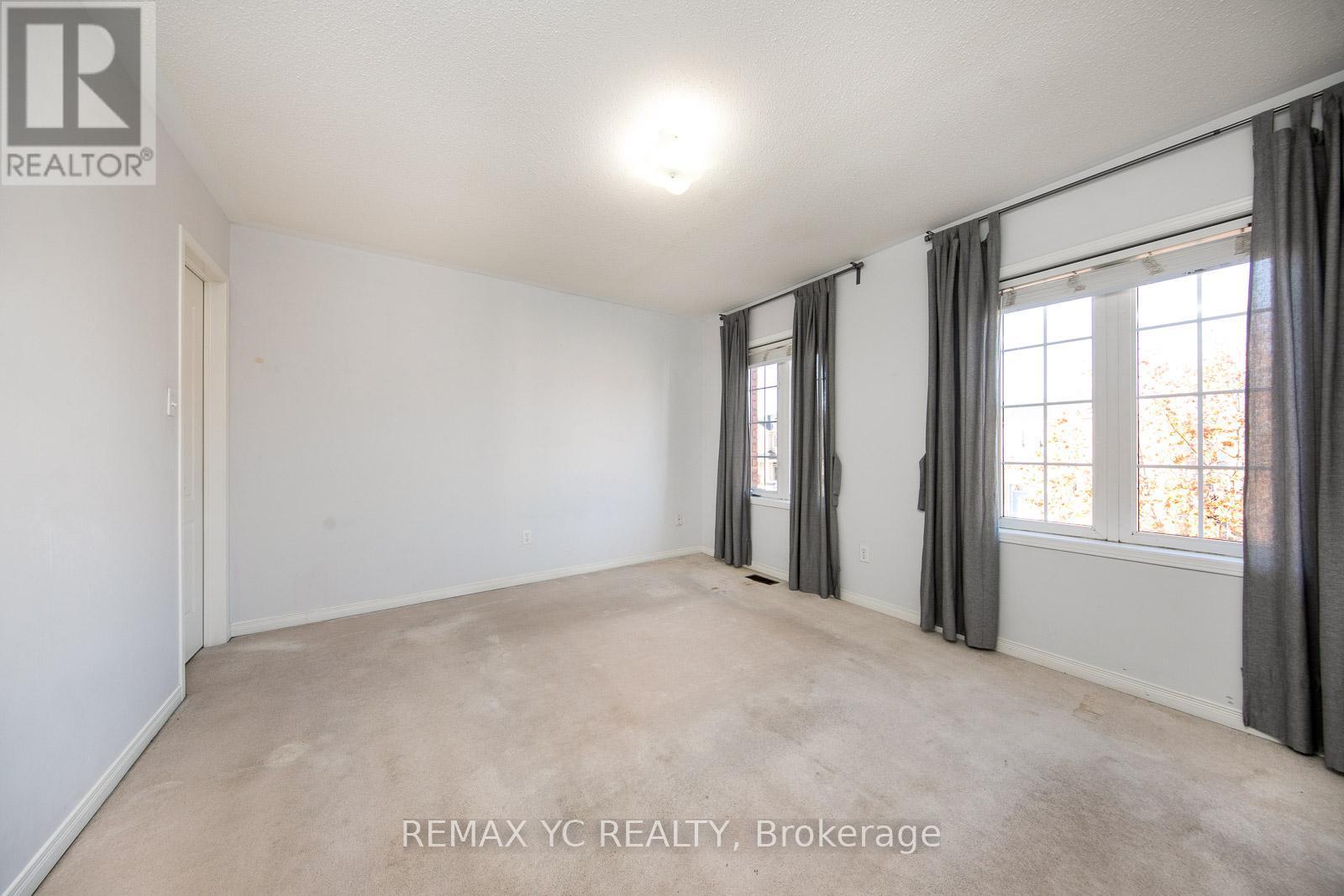 110 Dolce Crescent, Vaughan, ON - Indoor Photo Showing Other Room