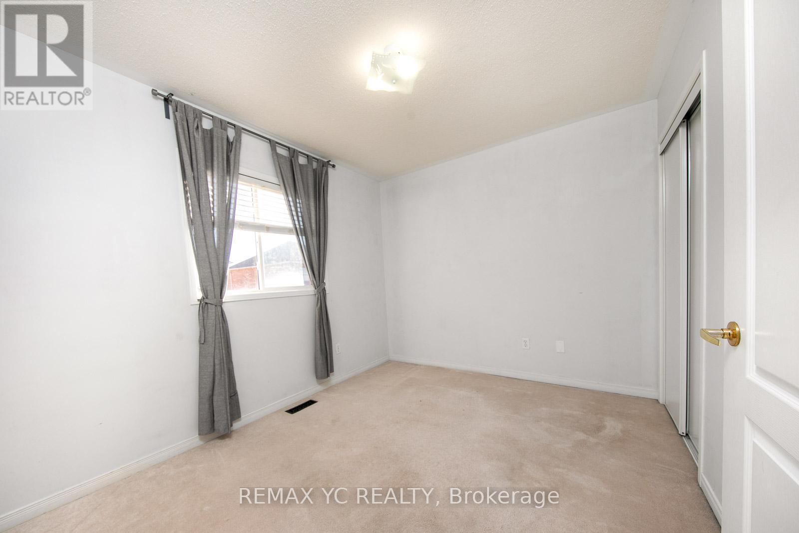 110 Dolce Crescent, Vaughan, ON - Indoor Photo Showing Other Room