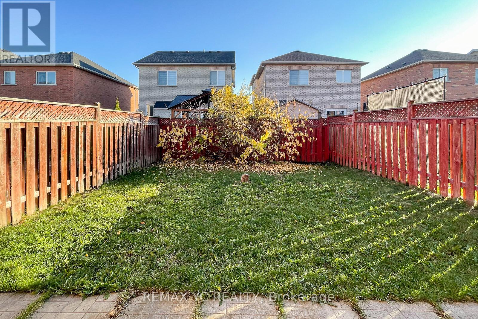 110 Dolce Crescent, Vaughan, ON - Outdoor