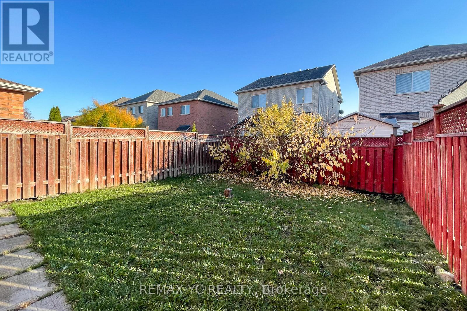 110 Dolce Crescent, Vaughan, ON - Outdoor