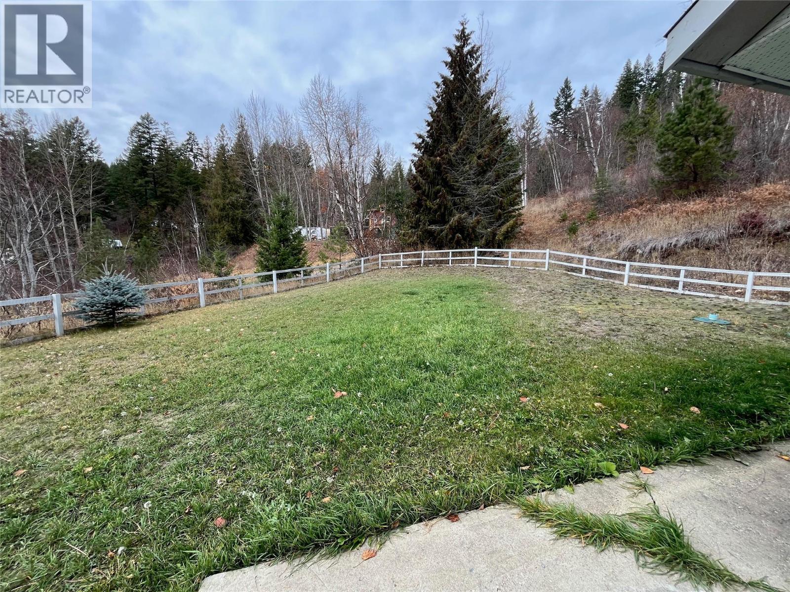 2481 Squilax Anglemont Road Unit# 25, Lee Creek, BC - Outdoor