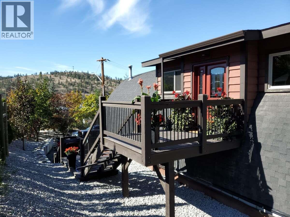 9200 Shale Avenue, Summerland, BC - Outdoor