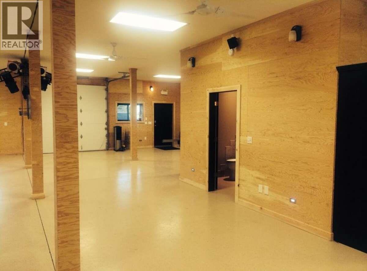 9200 Shale Avenue, Summerland, BC - Indoor Photo Showing Other Room