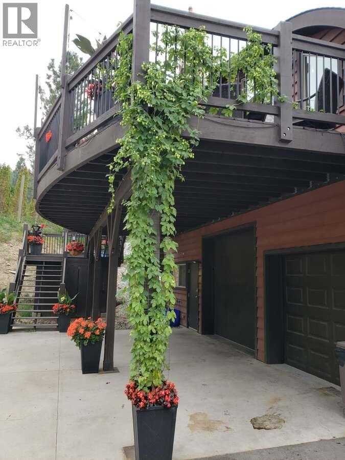 9200 Shale Avenue, Summerland, BC - Outdoor