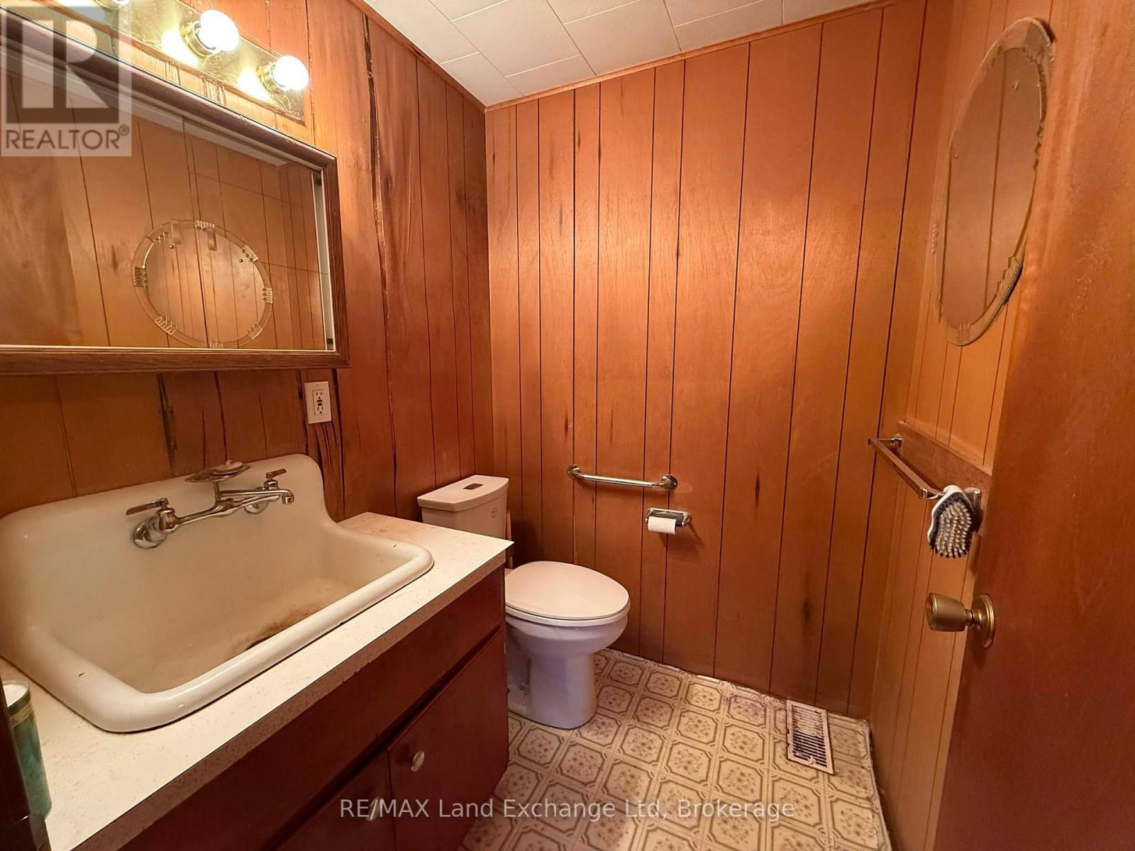 126 Diagonal Road, North Huron (Wingham), ON - Indoor Photo Showing Bathroom