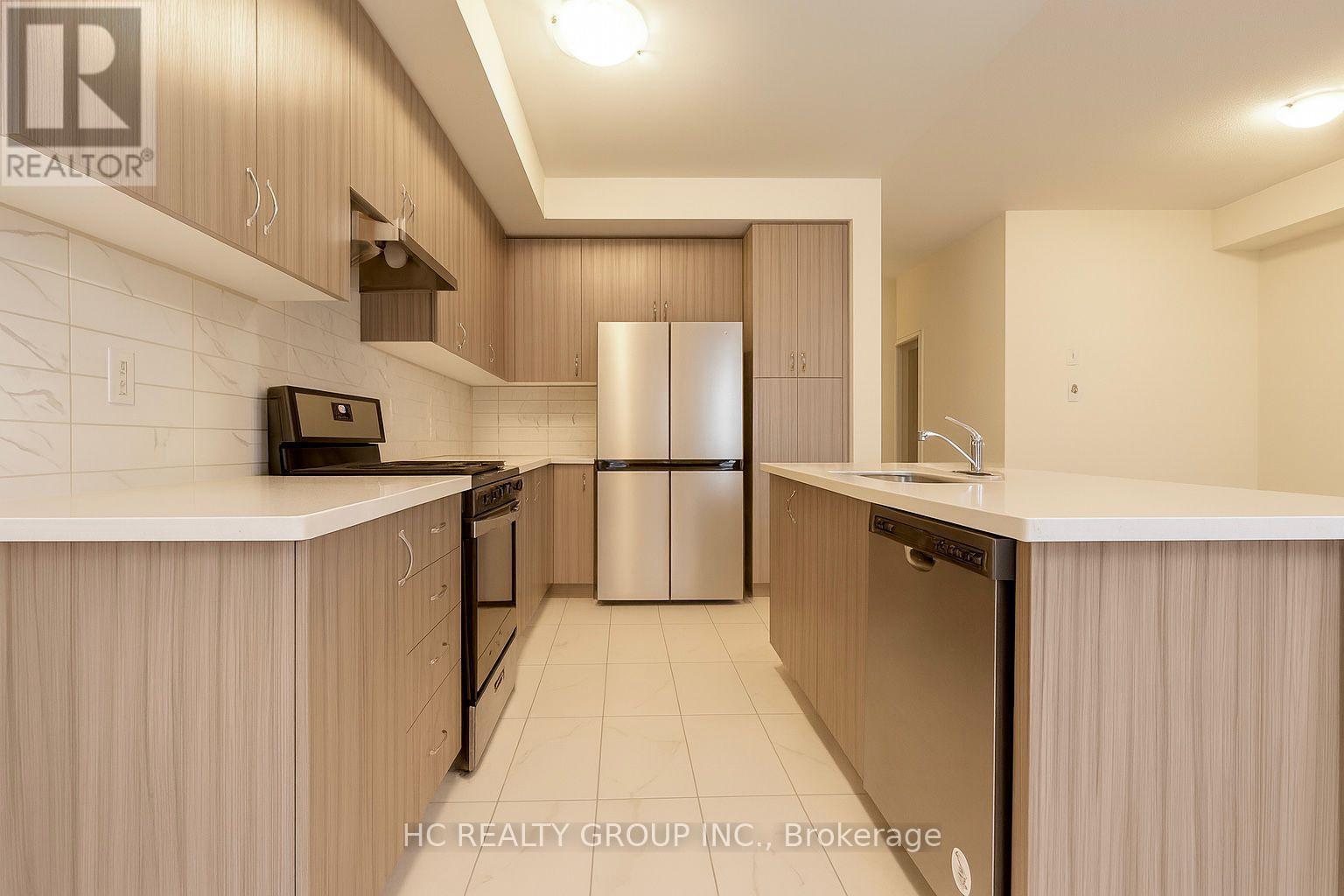 Main, 2Nd - 4 Finley Way, Markham, ON - Indoor Photo Showing Kitchen With Upgraded Kitchen