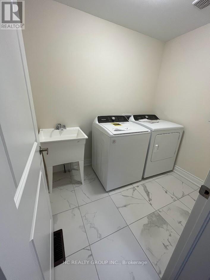 Main, 2Nd - 4 Finley Way, Markham, ON - Indoor Photo Showing Laundry Room