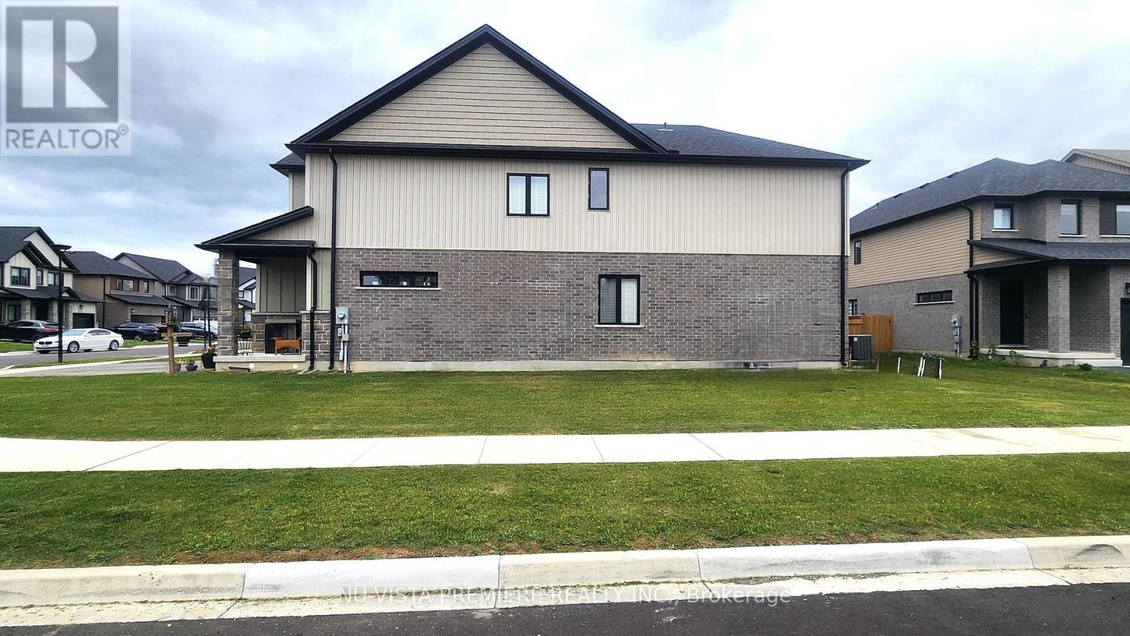 3074 Turner Crescent, London South (South U), ON - Outdoor