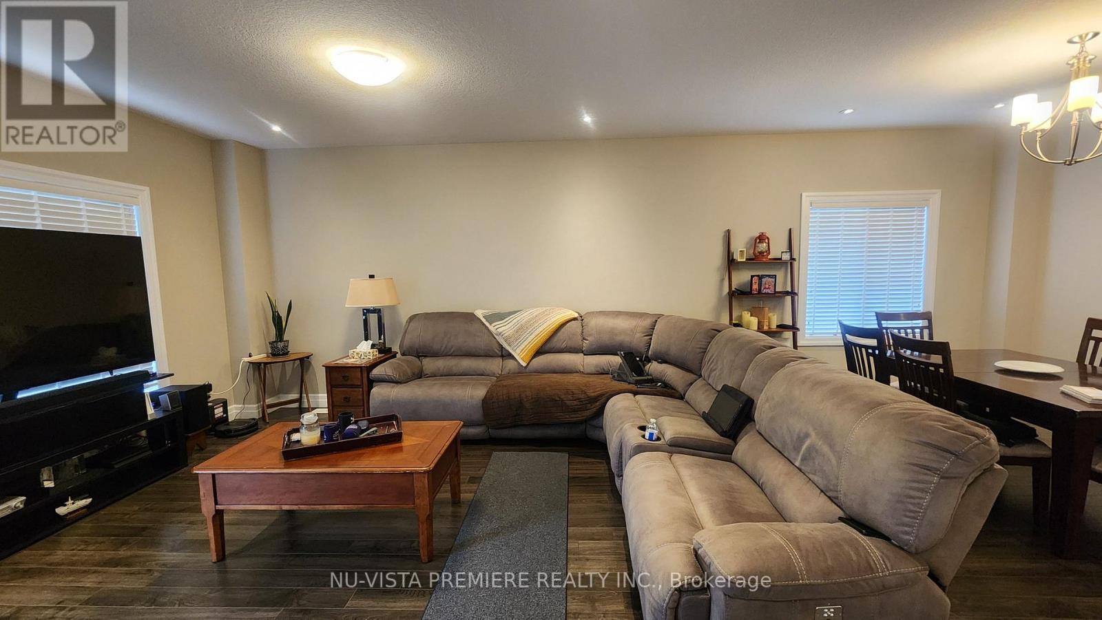3074 Turner Crescent, London South (South U), ON - Indoor Photo Showing Living Room