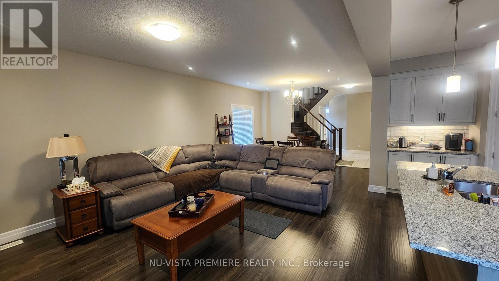 3074 Turner Crescent, London South (South U), ON - Indoor Photo Showing Living Room