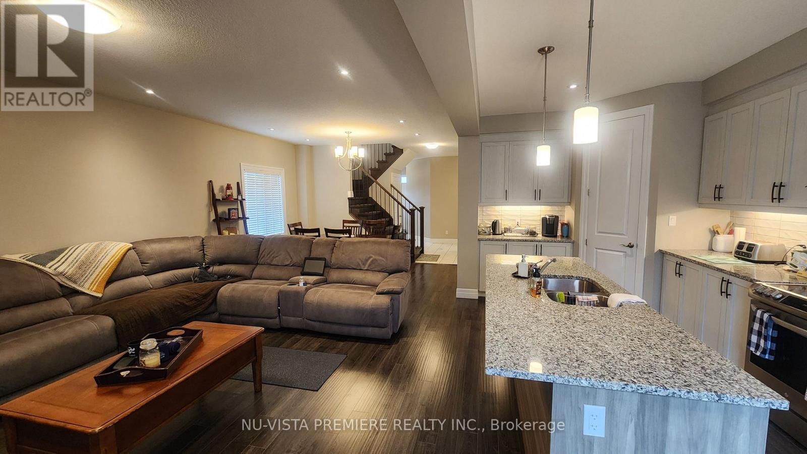 3074 Turner Crescent, London South (South U), ON - Indoor