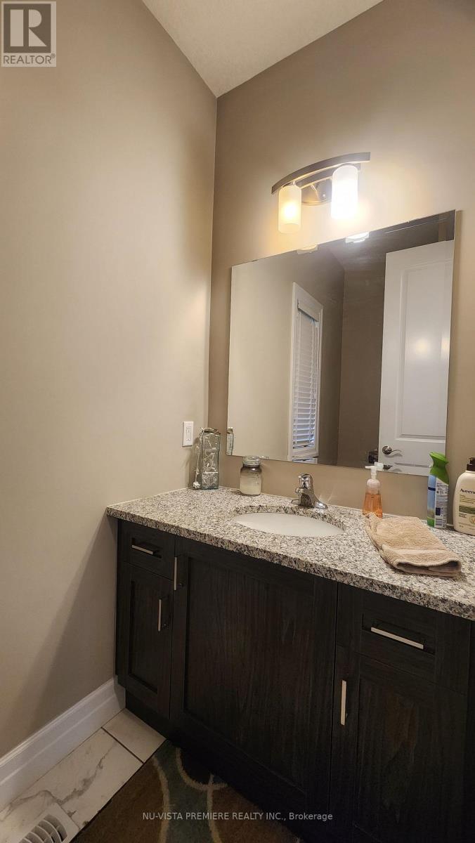 3074 Turner Crescent, London South (South U), ON - Indoor Photo Showing Bathroom