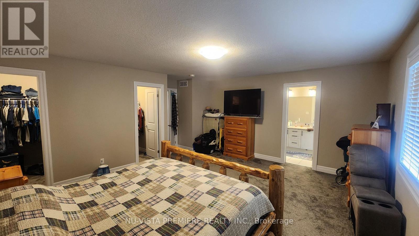 3074 Turner Crescent, London South (South U), ON - Indoor Photo Showing Bedroom