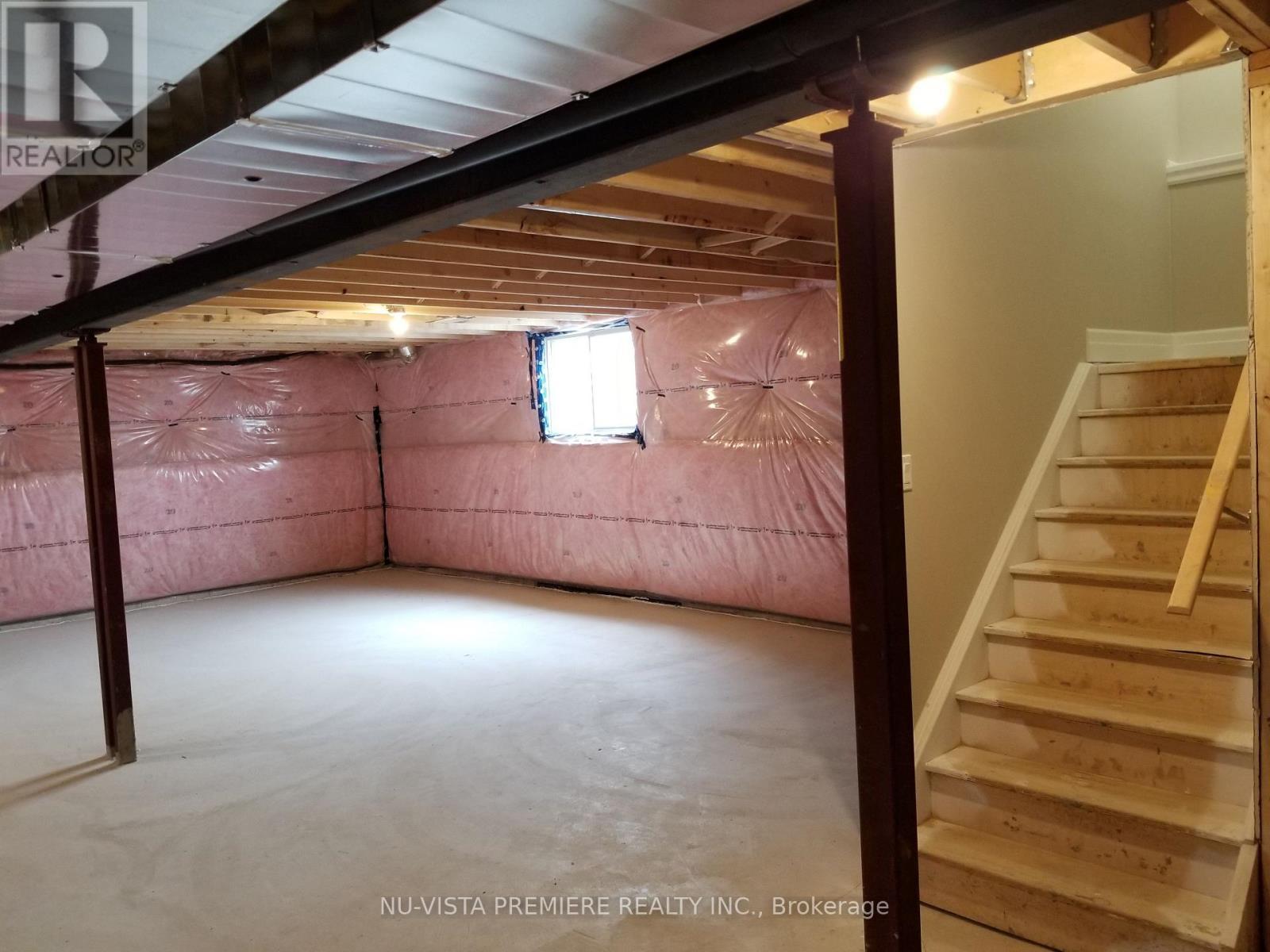 3074 Turner Crescent, London South (South U), ON - Indoor