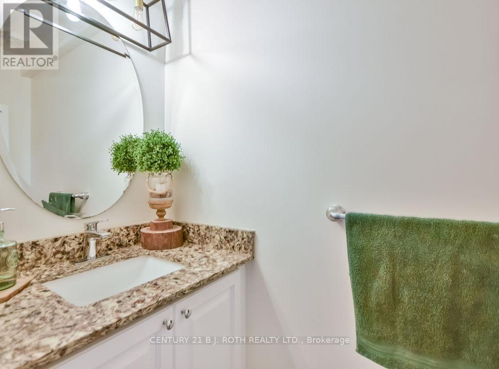 3 - 49 Ferndale Drive S, Barrie, ON - Indoor Photo Showing Bathroom