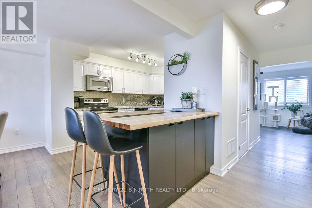 3 - 49 Ferndale Drive S, Barrie, ON - Indoor