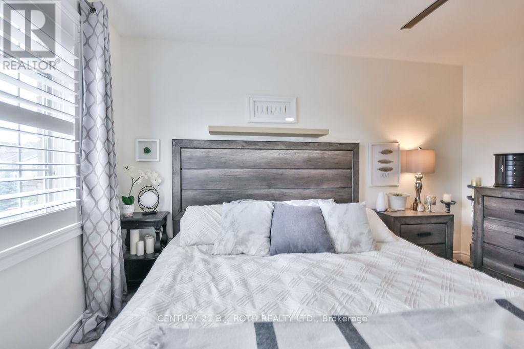 3 - 49 Ferndale Drive S, Barrie, ON - Indoor Photo Showing Bedroom