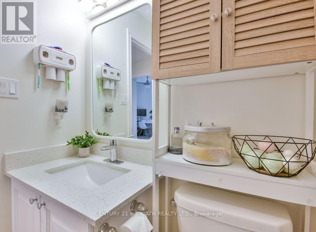 3 - 49 Ferndale Drive S, Barrie, ON - Indoor Photo Showing Bathroom