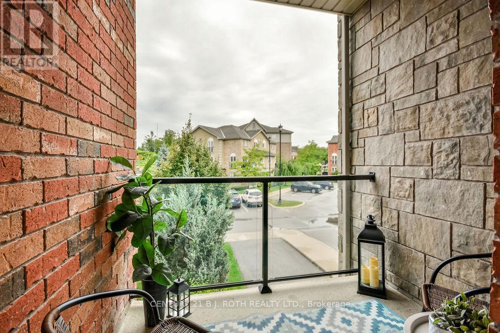 3 - 49 Ferndale Drive S, Barrie, ON - Outdoor With Balcony With Exterior