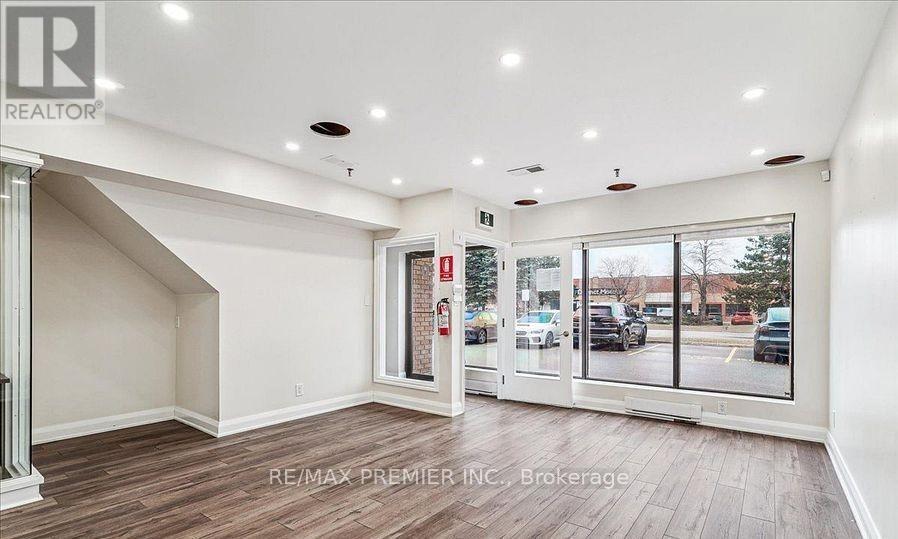 20 - 80 Carlauren Road N, Vaughan, ON