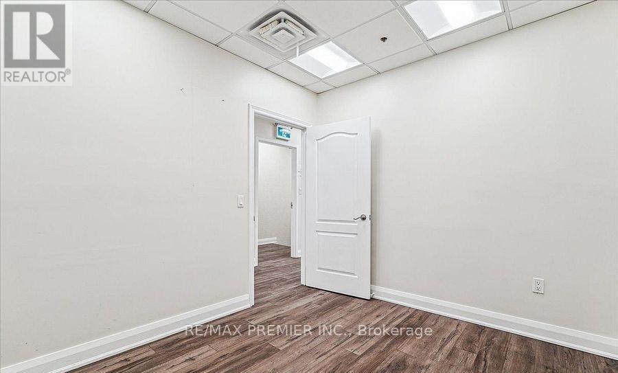 20 - 80 Carlauren Road N, Vaughan, ON