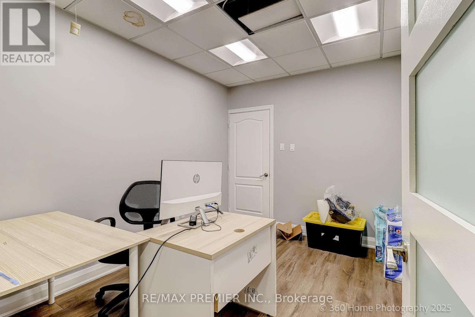 20 - 80 Carlauren Road N, Vaughan, ON