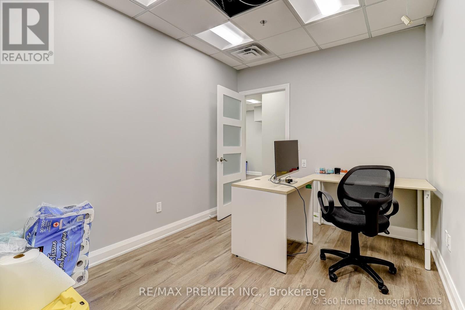 20 - 80 Carlauren Road N, Vaughan, ON