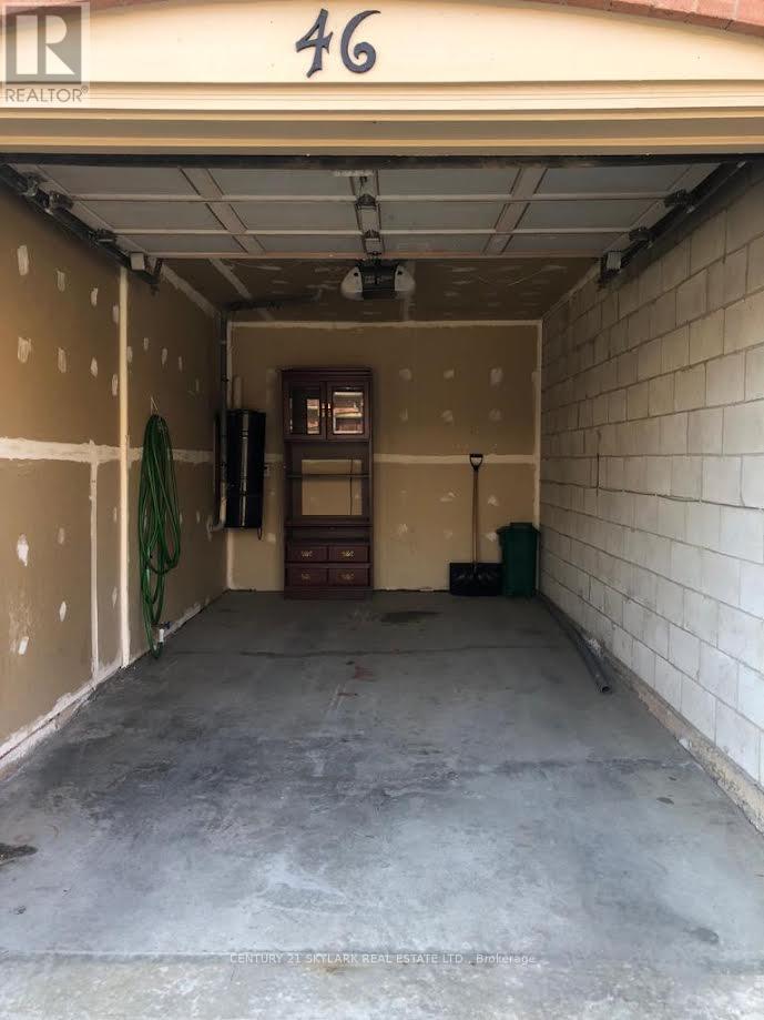 46 - 5950 Glen Erin Drive, Mississauga, ON - Indoor Photo Showing Garage