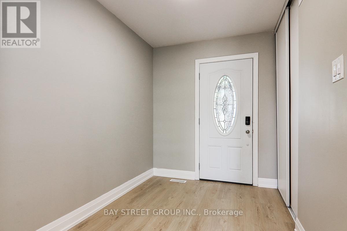 17 Newdawn Crescent, Toronto, ON - Indoor Photo Showing Other Room