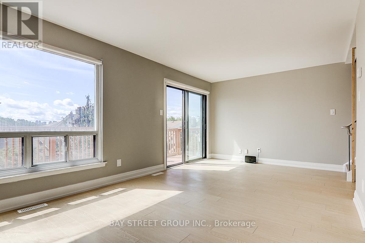 17 Newdawn Crescent, Toronto, ON - Indoor Photo Showing Other Room
