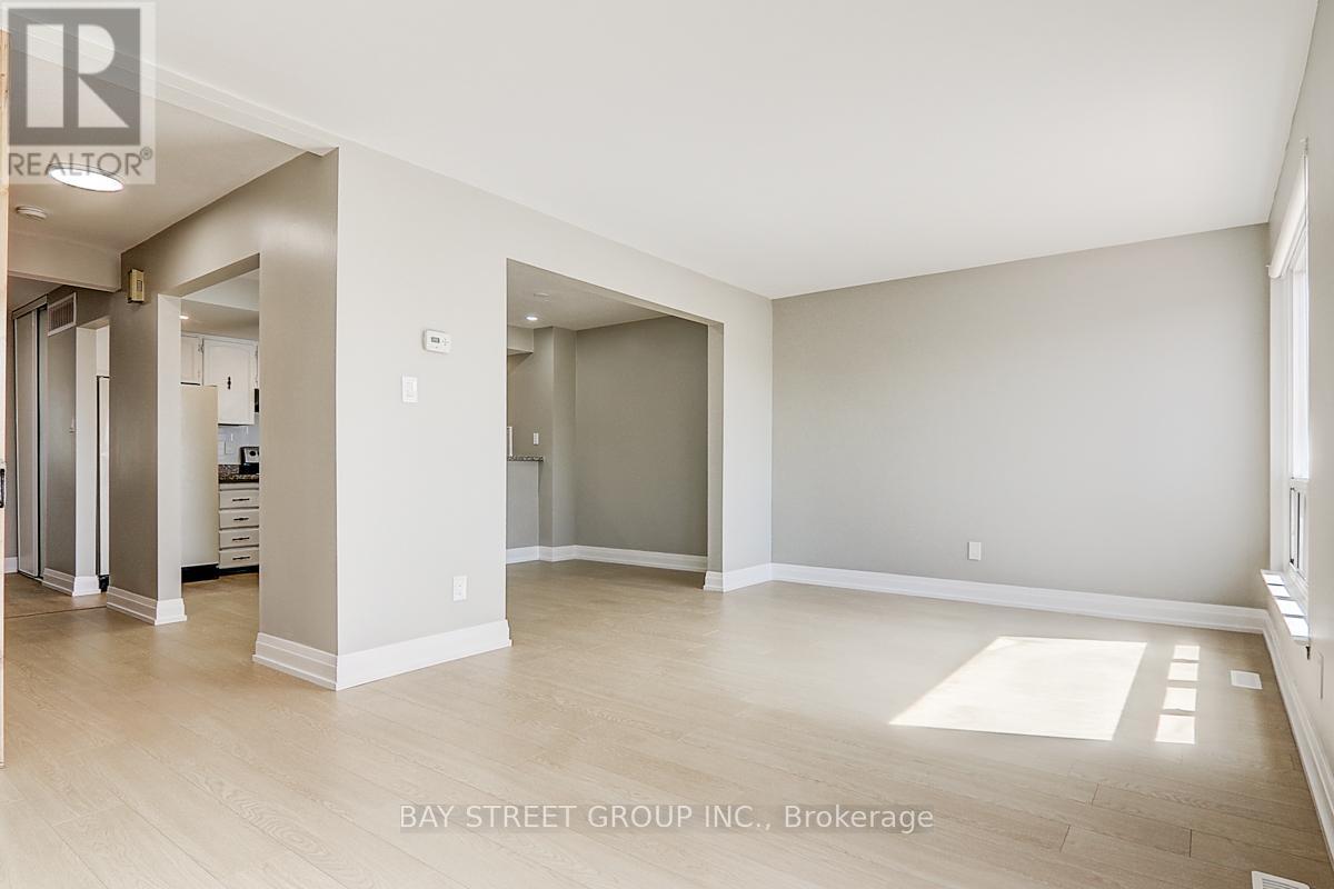 17 Newdawn Crescent, Toronto, ON - Indoor Photo Showing Other Room