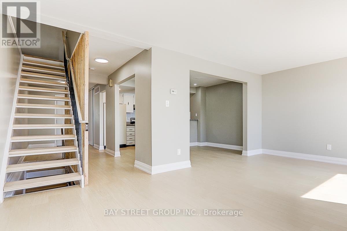 17 Newdawn Crescent, Toronto, ON - Indoor Photo Showing Other Room