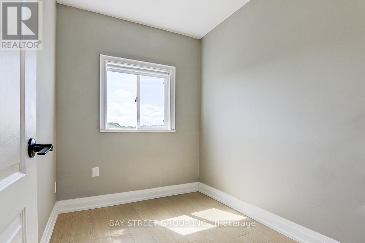 17 Newdawn Crescent, Toronto, ON - Indoor Photo Showing Other Room