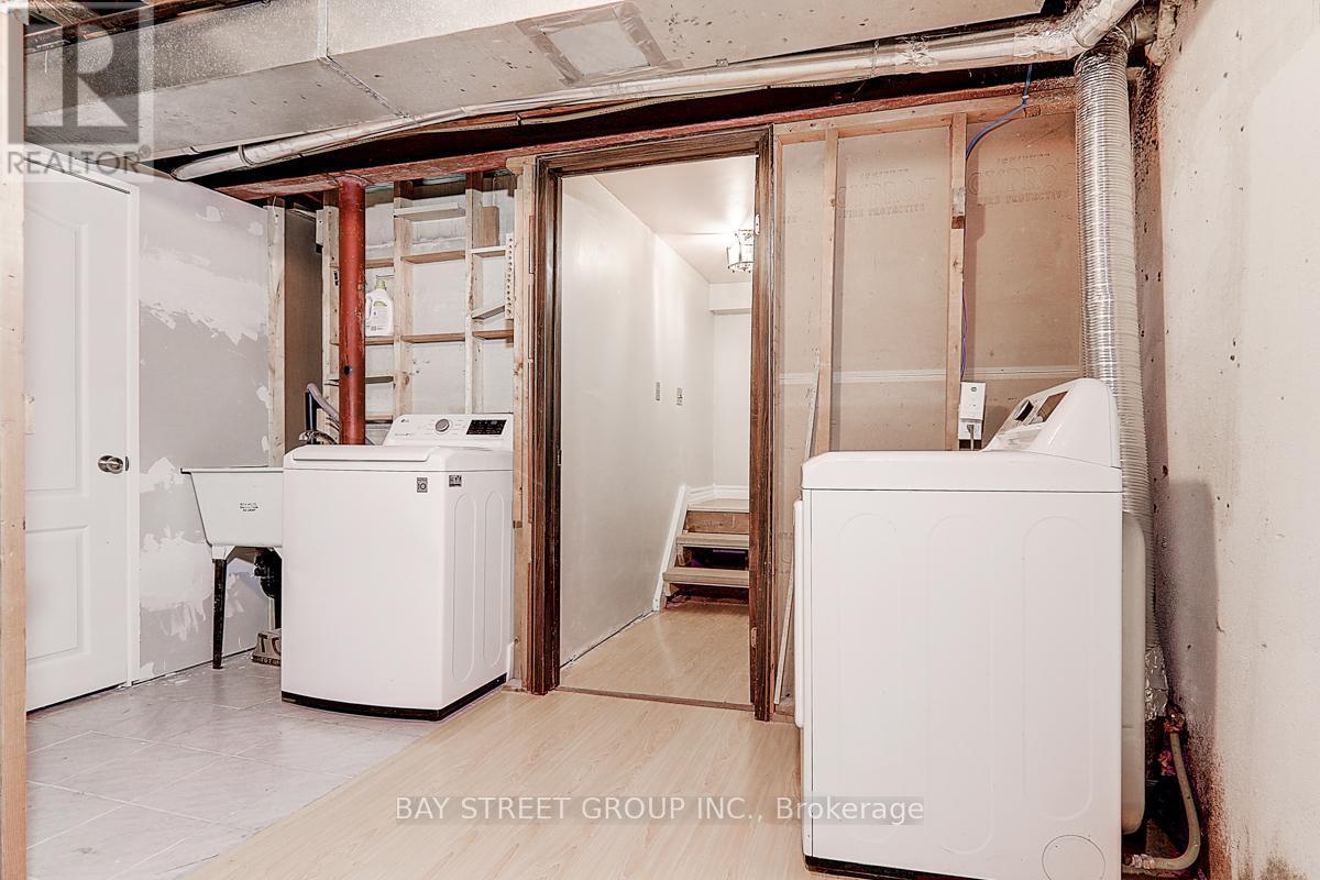 17 Newdawn Crescent, Toronto, ON - Indoor Photo Showing Laundry Room
