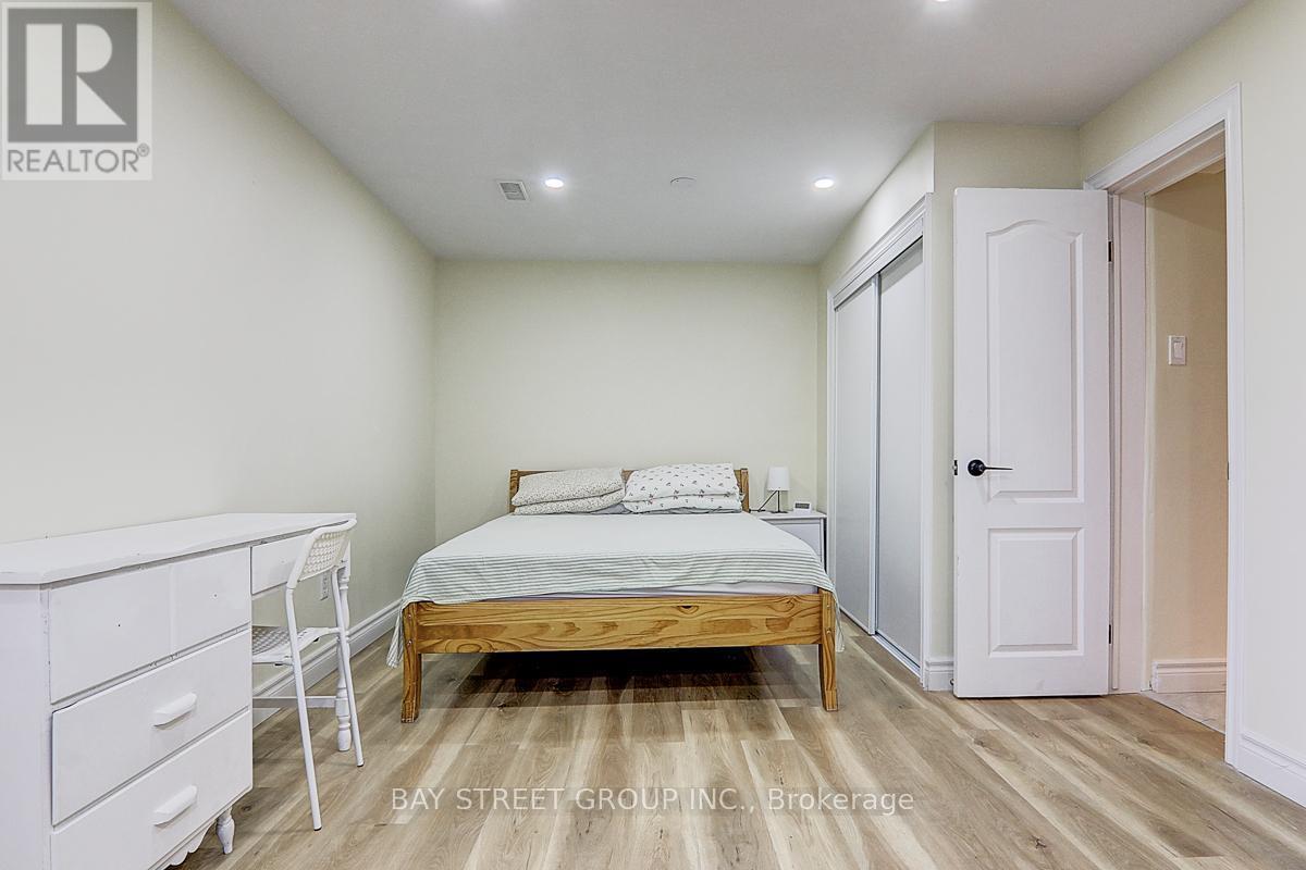 17 Newdawn Crescent, Toronto, ON - Indoor Photo Showing Bedroom