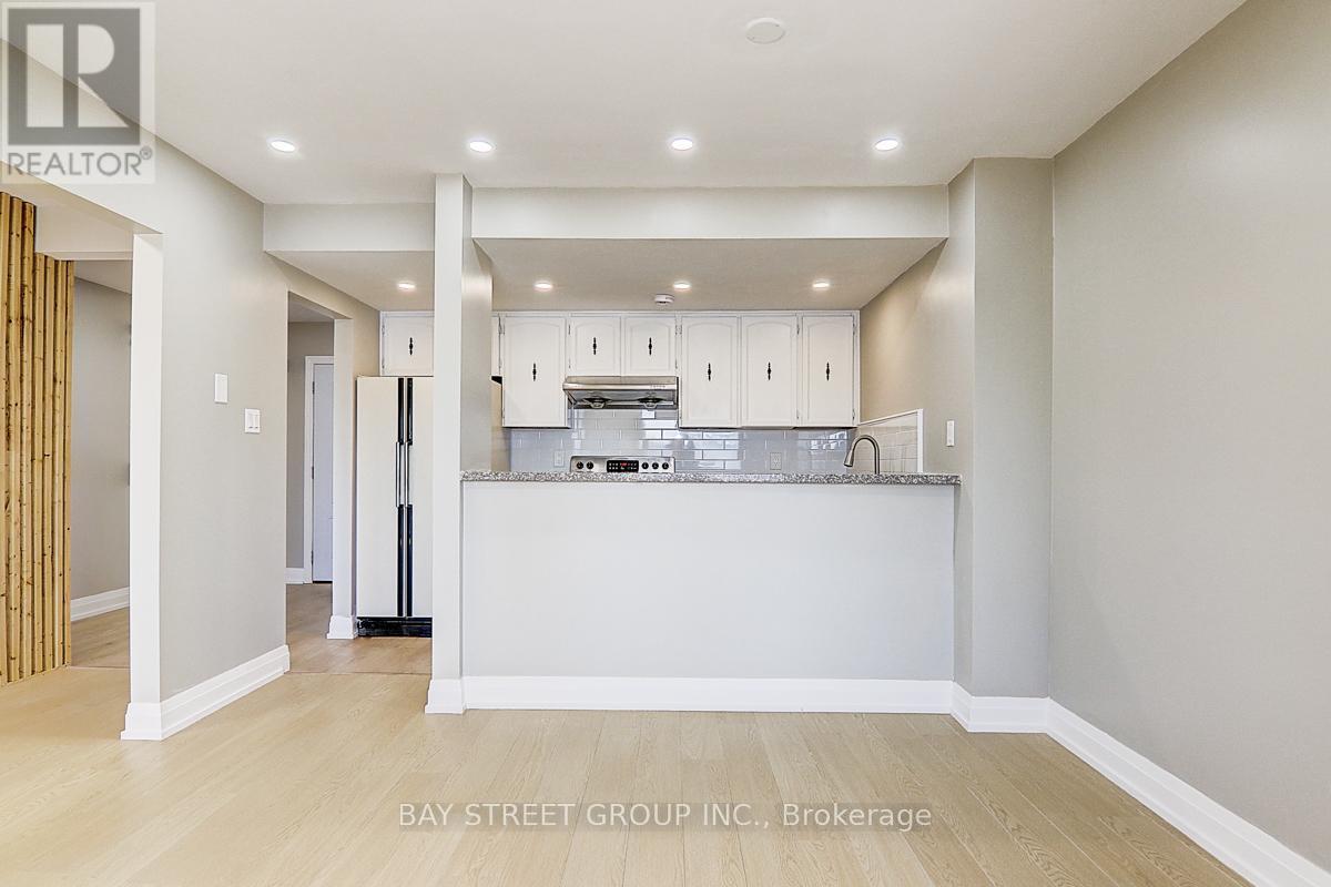 17 Newdawn Crescent, Toronto, ON - Indoor Photo Showing Other Room