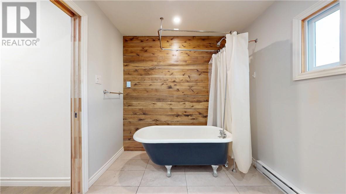 26 Vankoughnet Street, Little Current, ON - Indoor Photo Showing Bathroom