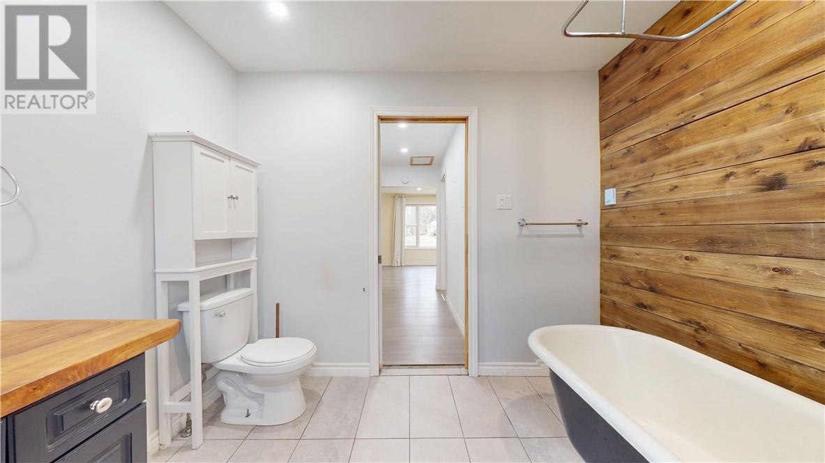 26 Vankoughnet Street, Little Current, ON - Indoor Photo Showing Bathroom
