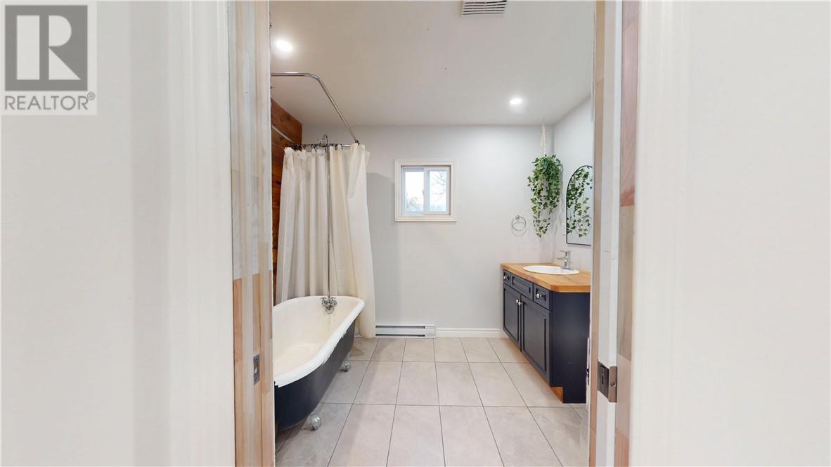 26 Vankoughnet Street, Little Current, ON - Indoor Photo Showing Other Room