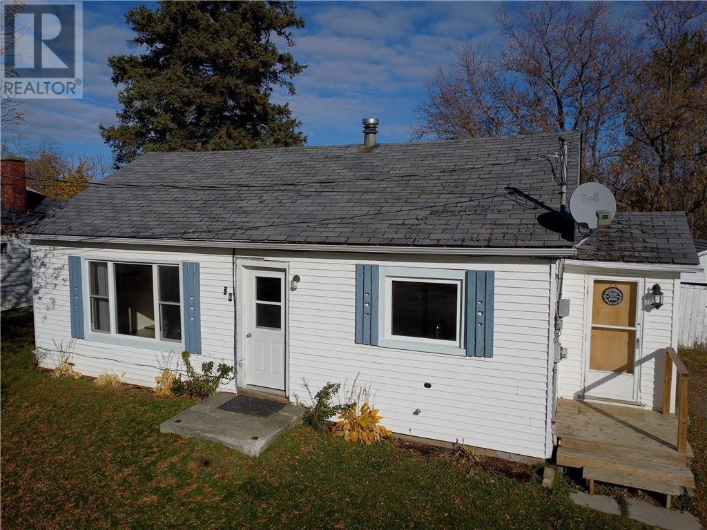 26 Vankoughnet Street, Little Current, ON - Outdoor