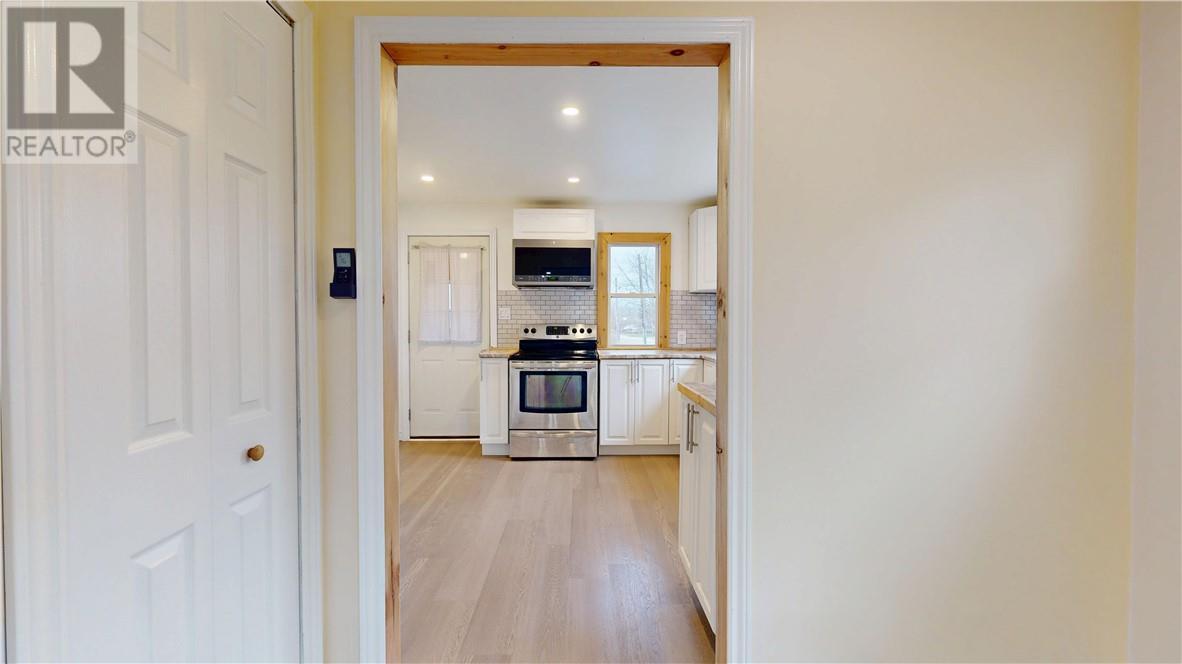 26 Vankoughnet Street, Little Current, ON - Indoor