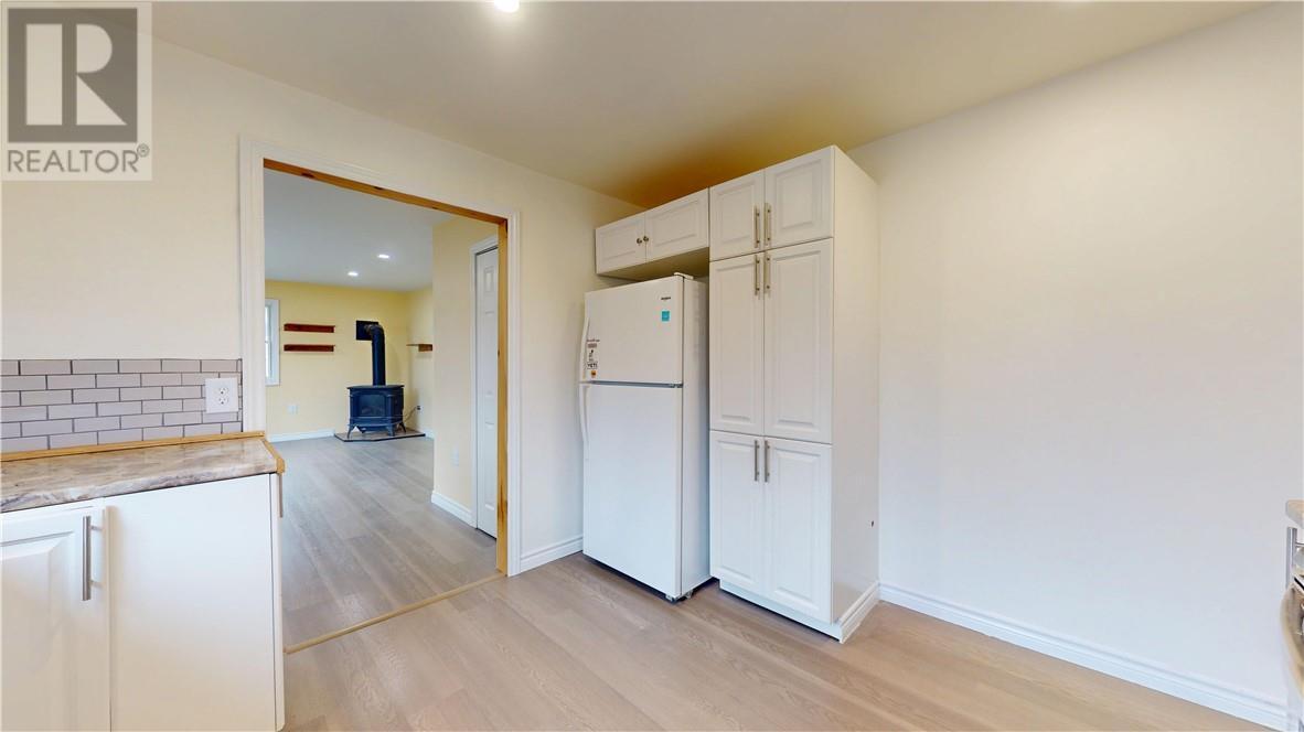 26 Vankoughnet Street, Little Current, ON - Indoor Photo Showing Kitchen