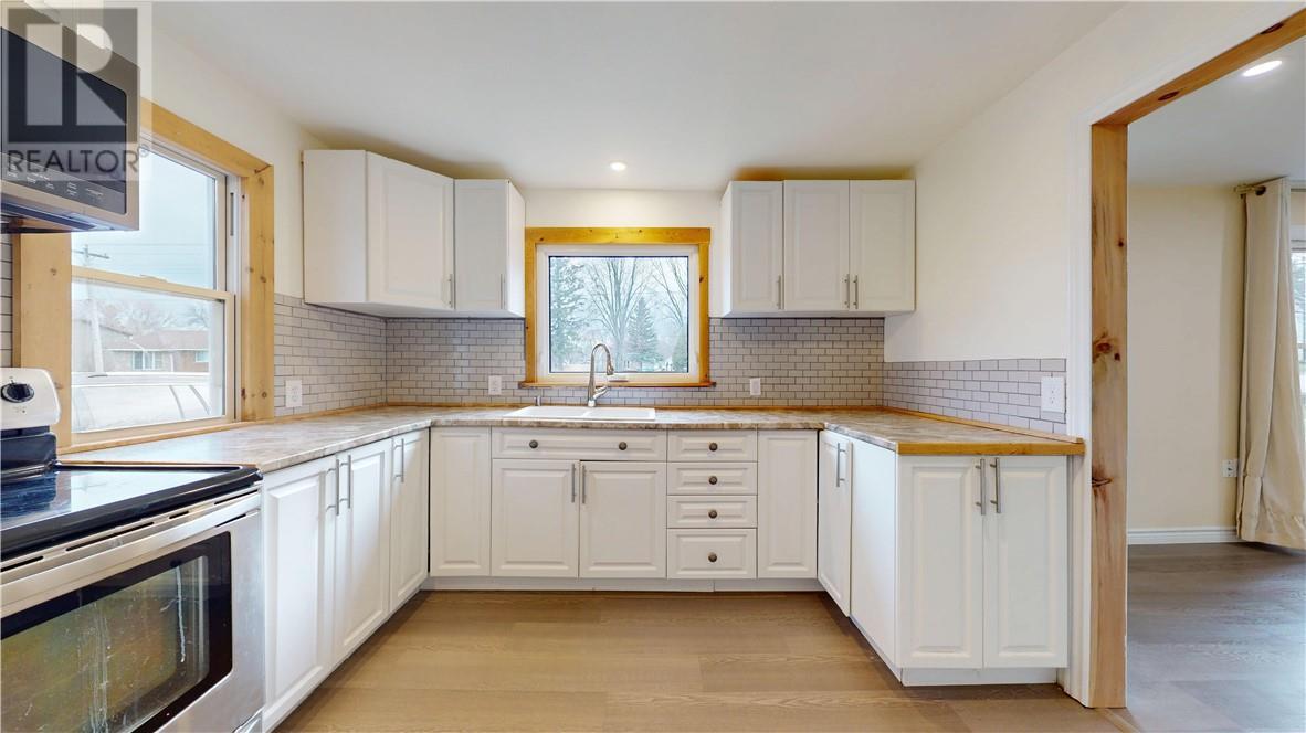 26 Vankoughnet Street, Little Current, ON - Indoor Photo Showing Kitchen