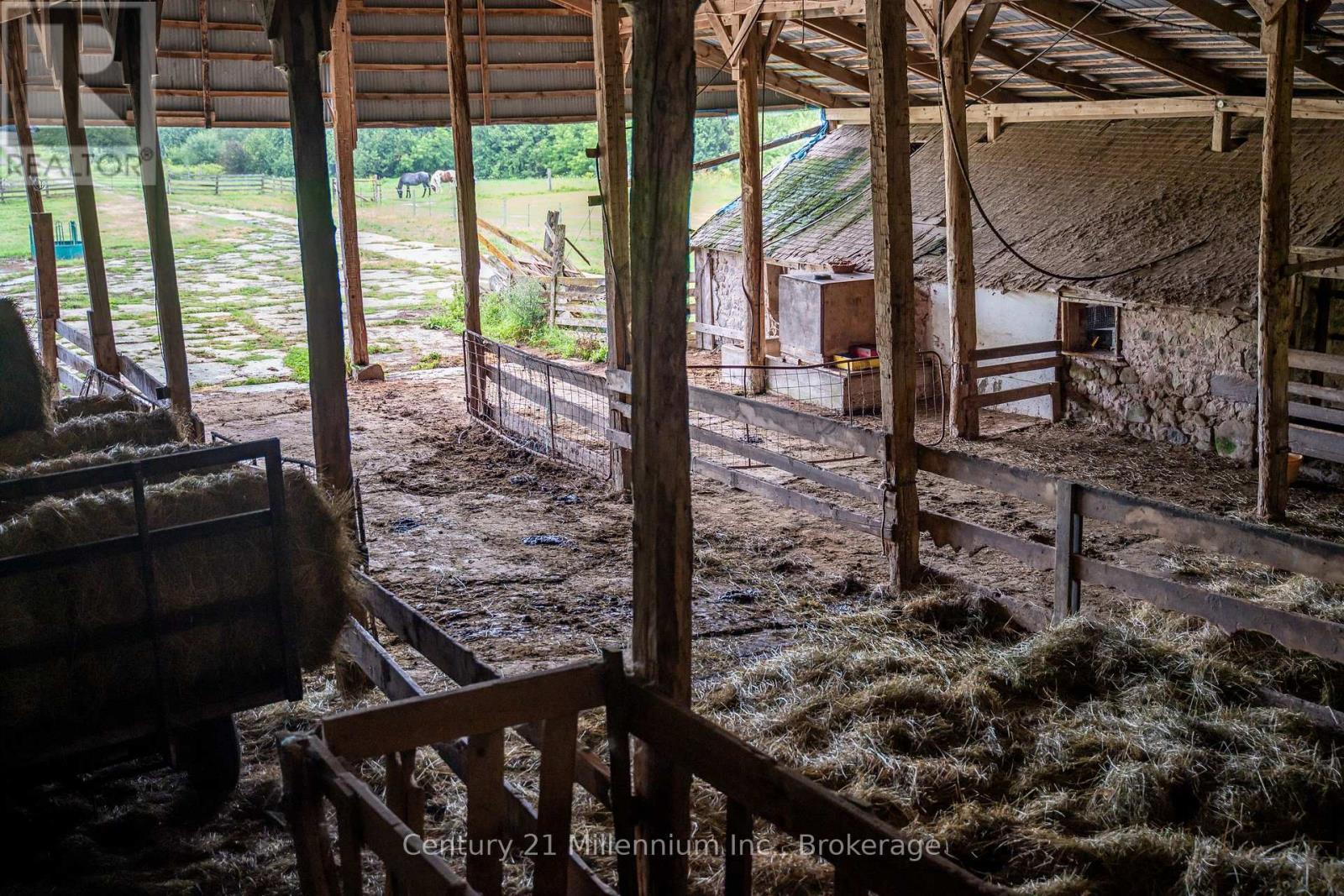 21 Station Street, Amaranth, ON - Indoor Photo Showing Other Room