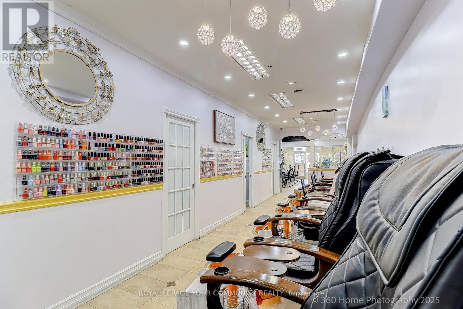 8 - 3175 Rutherford Road, Vaughan, ON