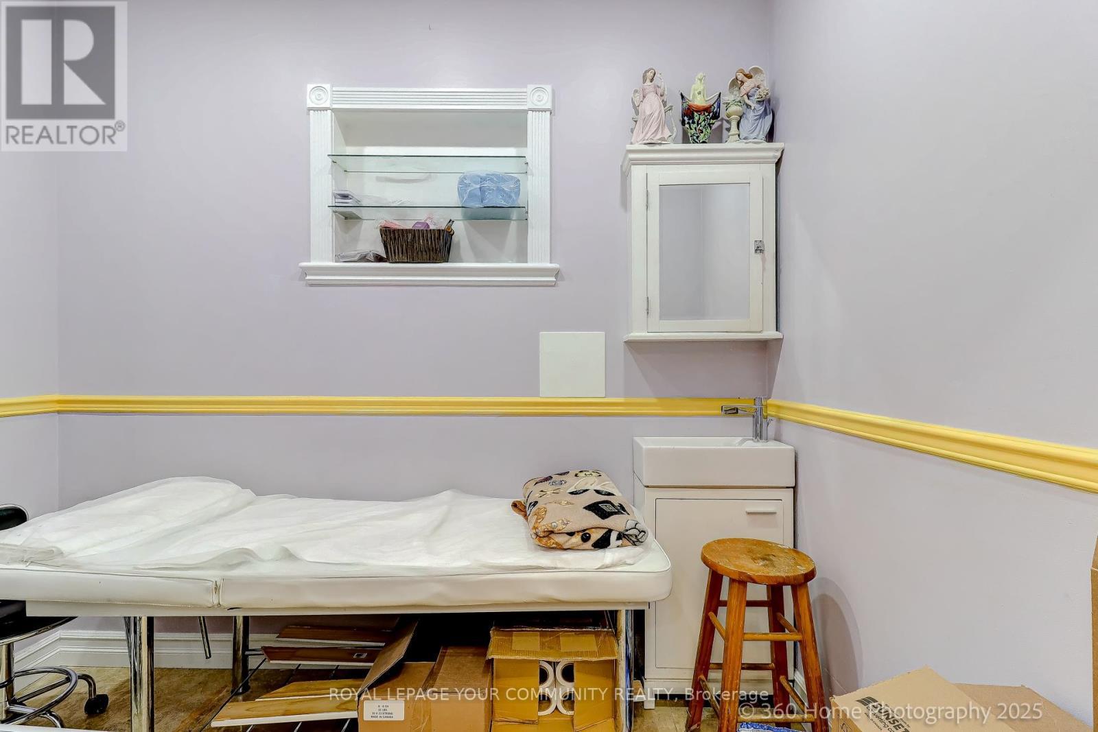 8 - 3175 Rutherford Road, Vaughan, ON