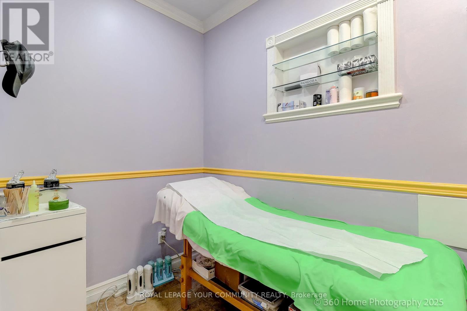 8 - 3175 Rutherford Road, Vaughan, ON