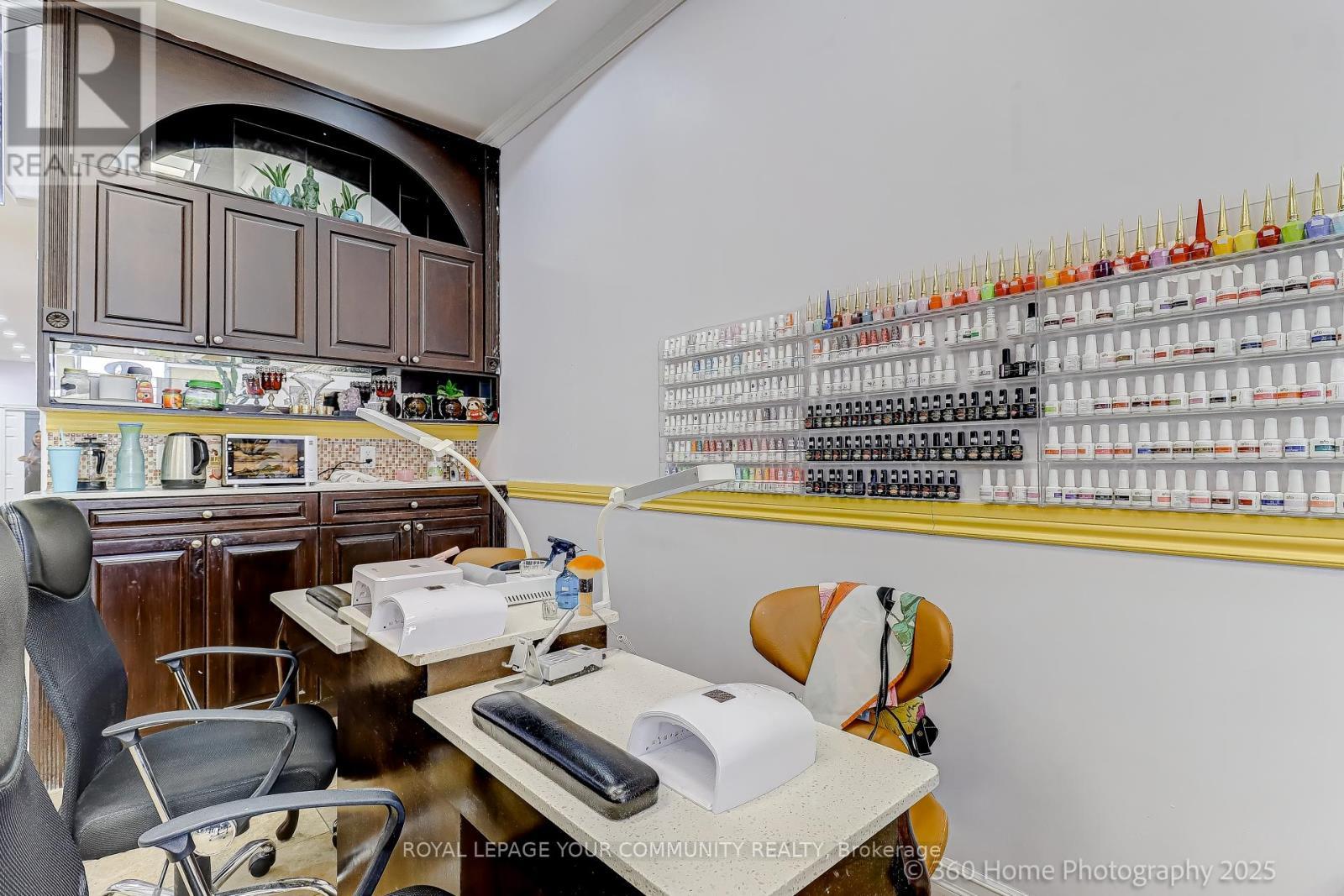 8 - 3175 Rutherford Road, Vaughan, ON