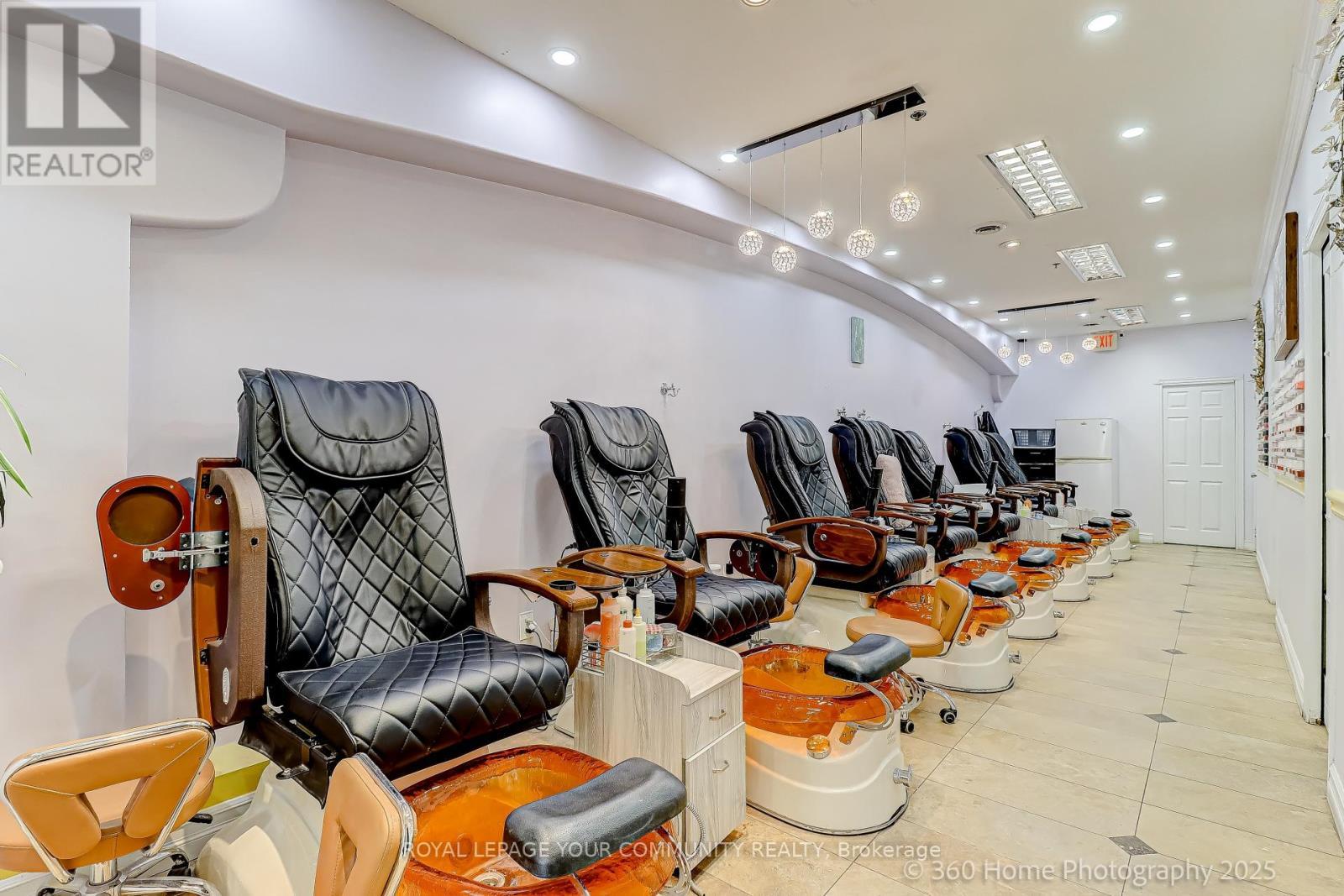 8 - 3175 Rutherford Road, Vaughan, ON