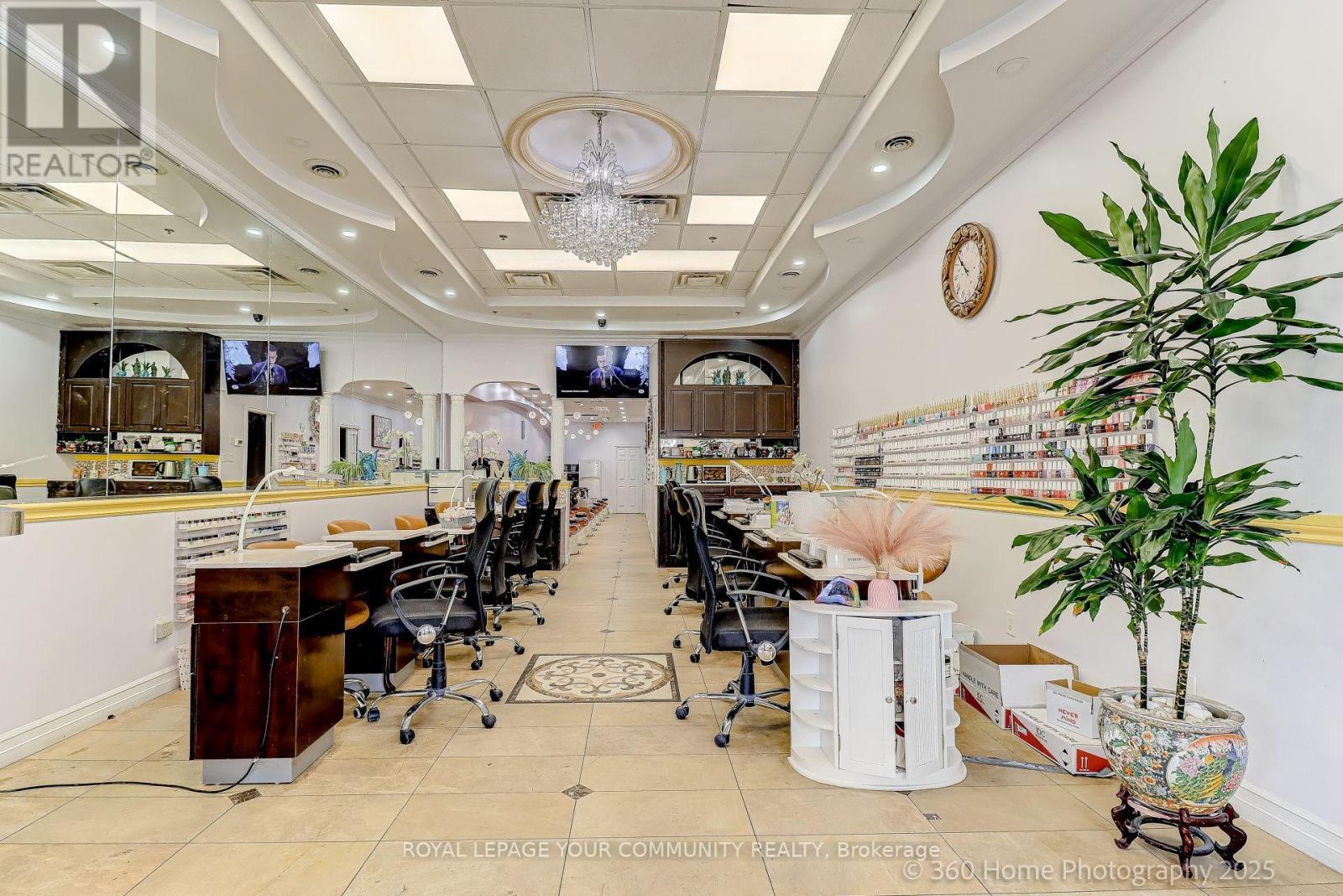 8 - 3175 Rutherford Road, Vaughan, ON